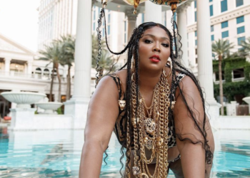 Lizzo birthday SINGER turn up