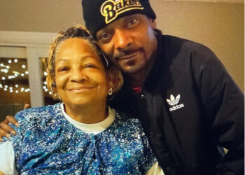 Snoop Dogg, Artist, Rapper, Mom, Mother, Hospitalized, Still, Fighting, Thanks, Fans, Instagram