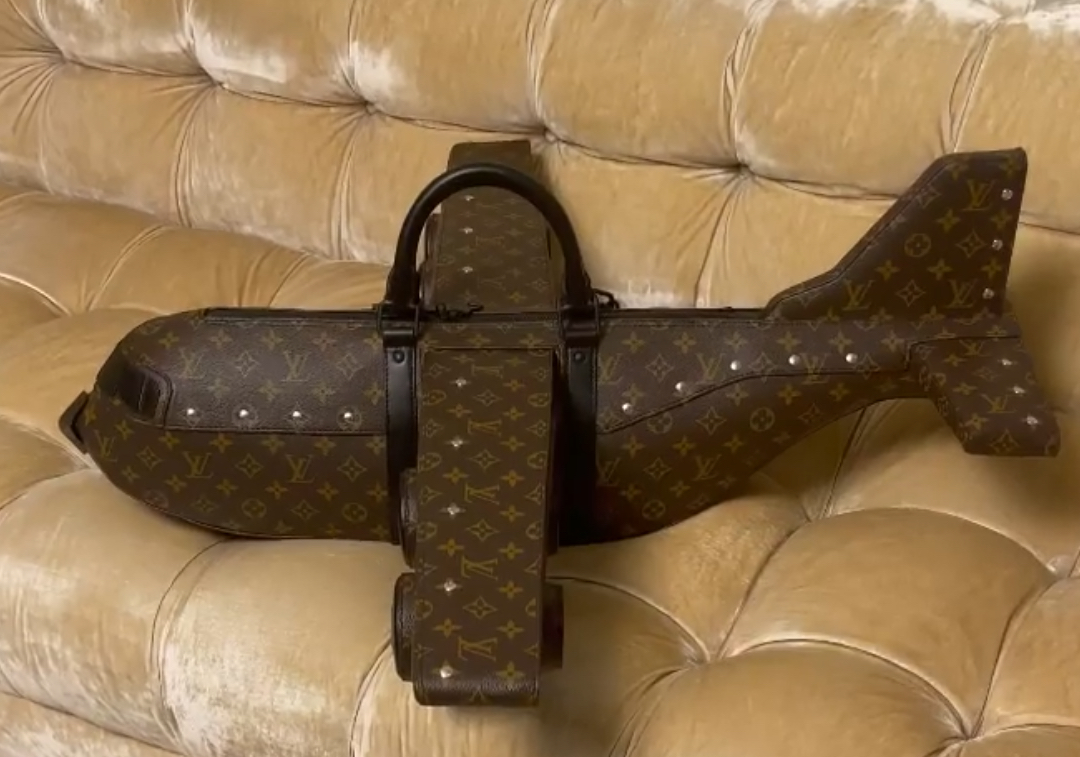 virgil abloh airplane bolsa
