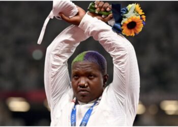Raven Saunders X-symbol silver medal Olympics