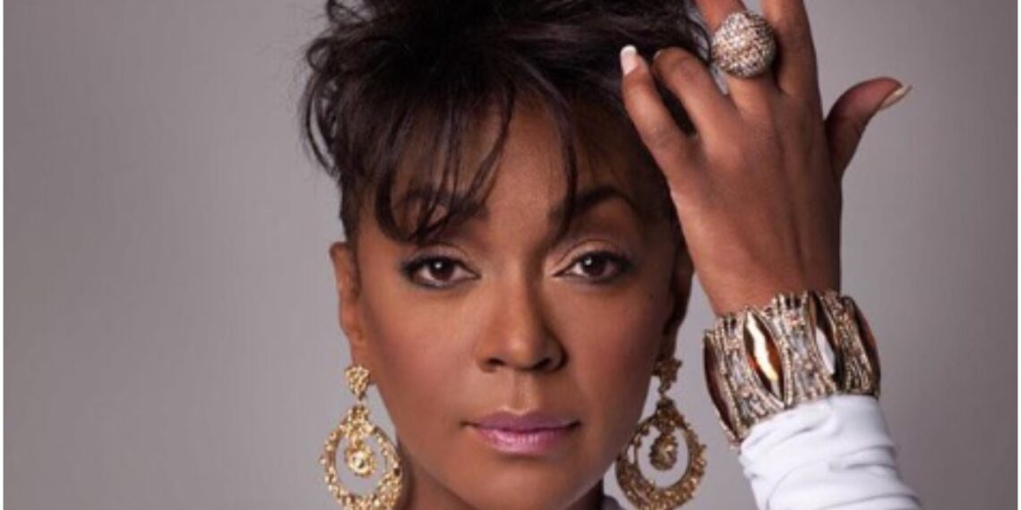 Anita Baker fans Taylor Swift