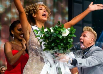 Elle Smith, Miss USA, Journalist, Kentucky, NABJ, Tulsa, Oklahoma, Miss Universe, December, Israel.