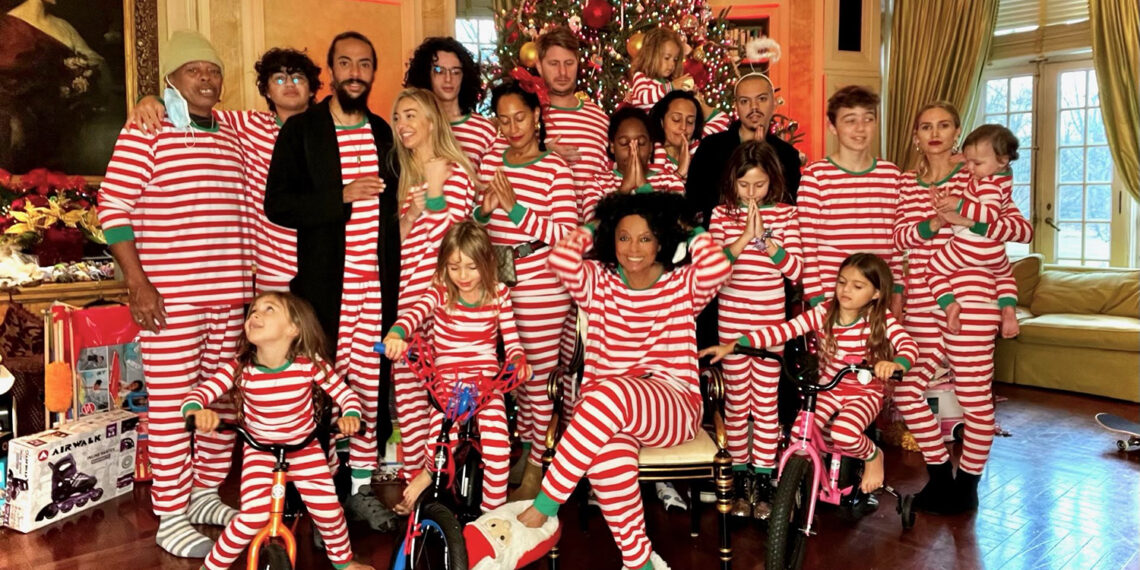 Diana Ross, Tracee Ross, Evan Ross, Chudney Ross, Ashlee Simpson, Christmas, Photo, Twitter.