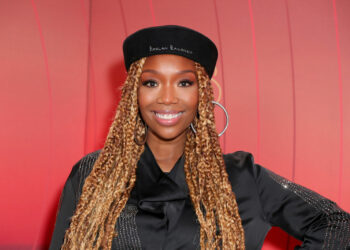 Brandy Norwood, Singer, Actress, Queens, ABC, Series, Sued, Lawsuit, Fashion, Designer, Elle B. Mambetov, Stylist, Ashley Sean Thomas, American Music Awards,, Outfit, Jewelry, Ring,