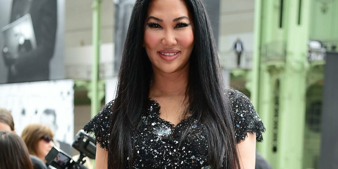 Kimora Lee Simmons, Fashion, Mogul, Keeping Up With The Kardashians, Khloe Kardashian, Kim Kardashian, Kourtney Kardashian, Sisters, Tristan Thompson, Drama, Jordyn Woods, Viral, Video.
