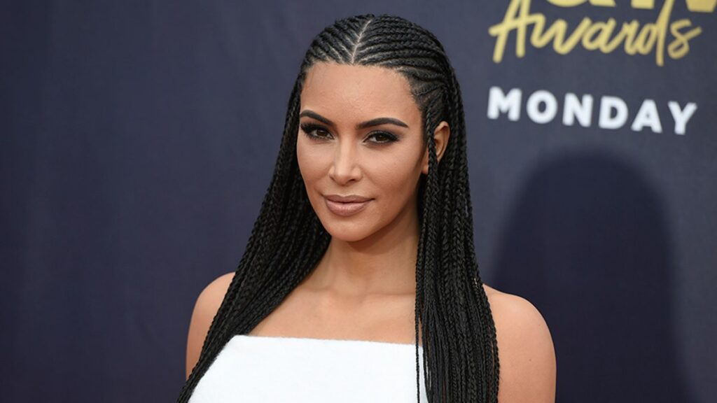 Kim Kardashian, MTV, Awards, Braids, Fulani Braids, Controversy.