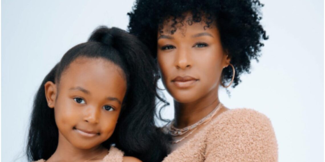 Savannah James Zhuri James hair video Instagram kitchen beautician
