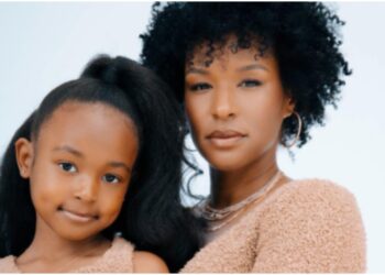 Savannah James Zhuri James hair video Instagram kitchen beautician