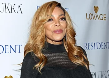 Wendy Williams, The Wendy Williams Show, Daytime Television, Newark Airport, Miami, Flight, Son, Kevin Hunter Jr., Phone, Interview, Good Morning America.