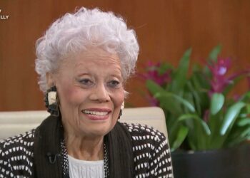 Trudy Haynes, First African American, Television Reporter, Philadelphia, Getrude Daniels, Name, Journalist, Journalism, CBS3 Eyewitness News, News Station, Breaking Barriers, New York Native, Howard University Graduate.