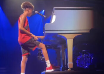 singer Alicia Keys' son Egypt Dean piano performance Germany concert