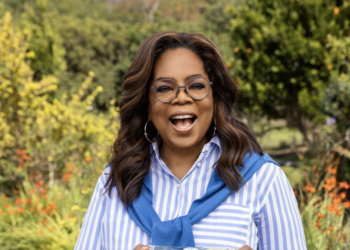 Gayle King, barber chair,Oprah Winfrey,Vernon Winfrey, celebration,father,party