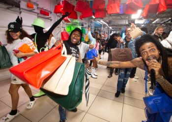 Telfar, brand, fashion, company, New York, Rainbow, Downtown, Fashion Week, shopping bags