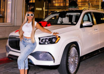 gift, papi, SUV, Mercedes-Maybach, Sean "Diddy" Combs, City Girl, Jack Harlow, Yung Miami, rapper