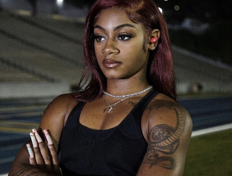 track star Sha'Carri Richardson competition 100m race