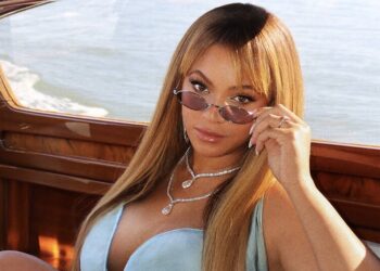 Twitter, video, Renaissance, auction, gala, 2022 Wearable Art Gala, tour, tickets, Beyoncé, singer