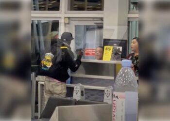flight, video, plane, rapper, employee, airport, Spirit Airlines, Flavor Flav