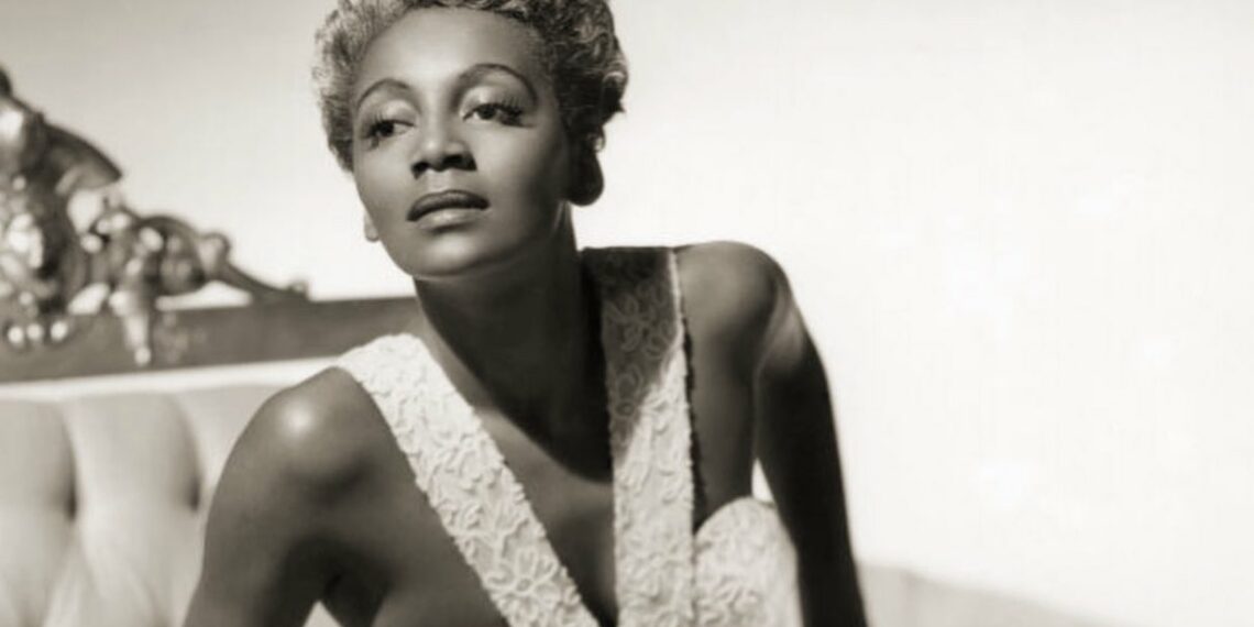 Black, African American, Robyn LaBeaud, Jocye Bryant, aunt, niece, singer, the Black Marilyn Monroe
