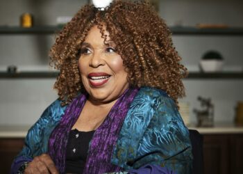 Grammy Award-winning R&B legend Roberta Flack ALS Lou Gehrig's disease sing