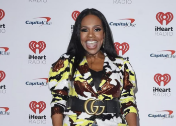 video, Sheryl Lee Ralph, Delta Airlines, American Airlines, flight,airport