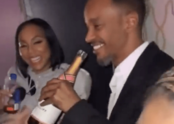 R&B singer Tamar Braxton hilariously serenaded award-winning 90s singer Tevin Campbell hit song Can We Talk