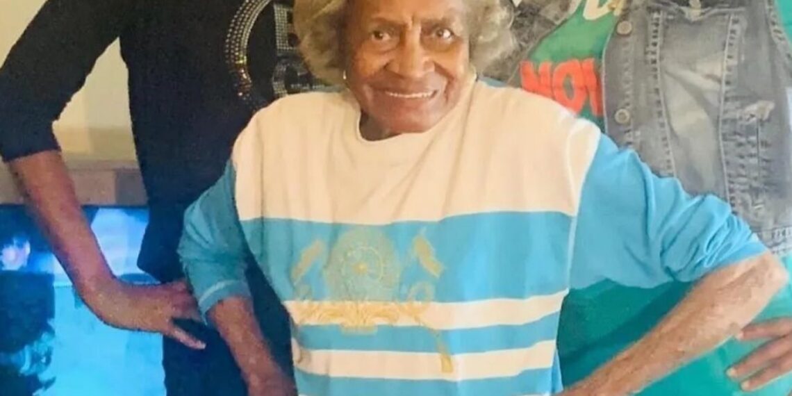 Michelle Williams, grandma, granddaughter, Helen Davis, grandmother, death, Ms. Holla, social media