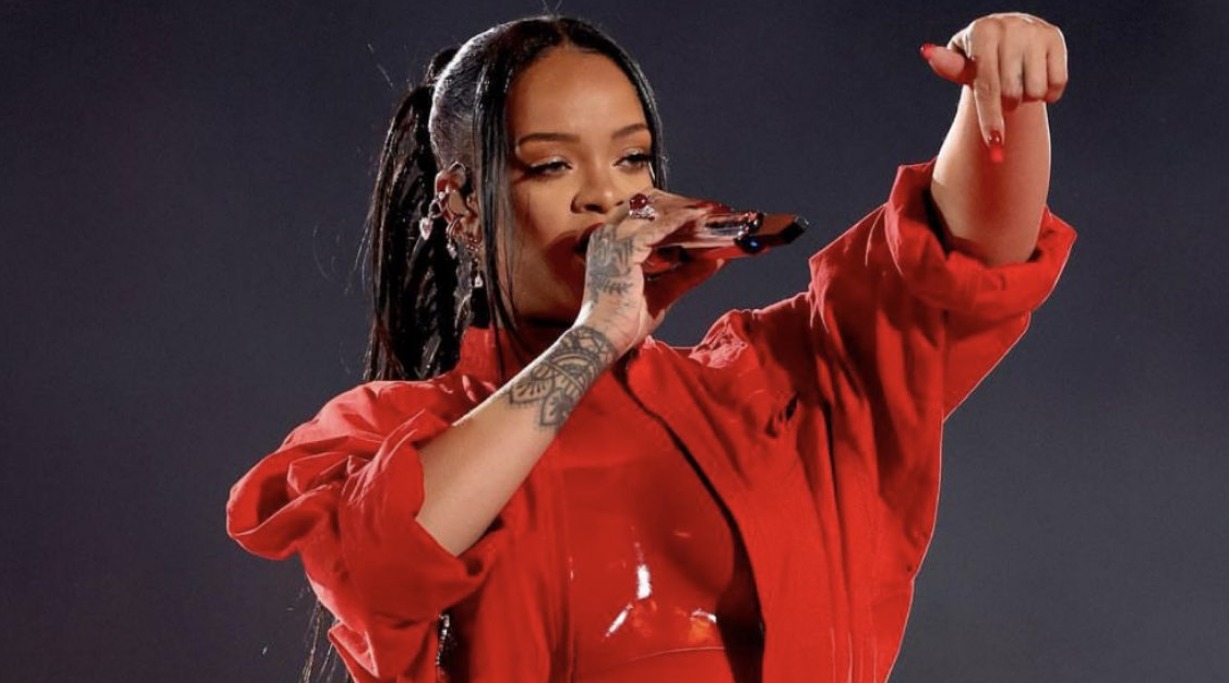 Leave Her Alone! Rihanna Haters Ran To FCC To Complain About Her Super ...
