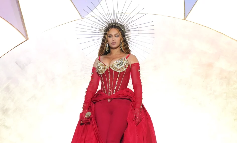 Beyonce, fashion, Balmain, Renaissance