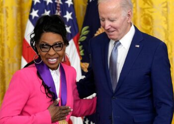 R&B, music, National Medal of Arts, award, Empress of Soul, singer, Joe Biden, Gladys Knight